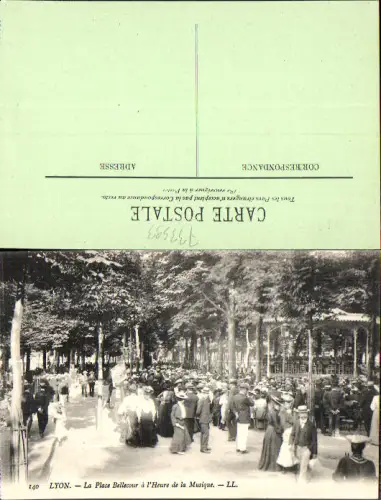 733593 France Lyon La Place Bellecour Heure Musique pub LL 140