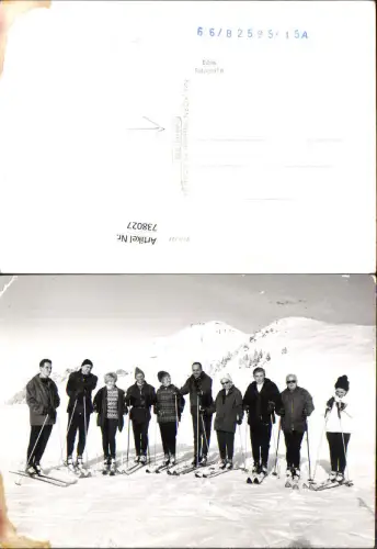 738027 Foto AK Gruppenbild Wintersport Skifahrer Kirchberg in Tirol