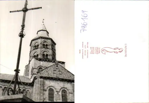 746169 L Auvergne Eglise d Orcival Kirche Kreuz France