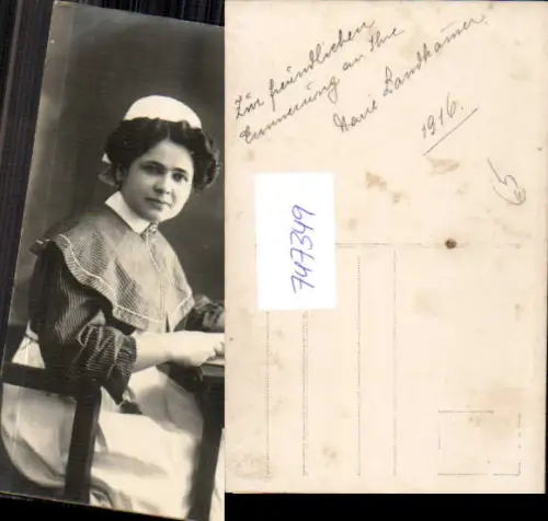 747349 Foto AK Frau Krankenschwester Lesen Uniform 1916