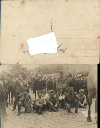 749276 Foto-AK Graz Kriegsgefangenenfeier Soldaten