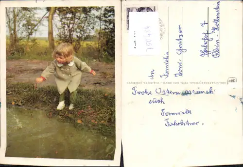 750454 Mädchen Kind am Bach wasser Bäume Wald gel Hollenstein