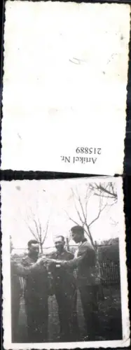 215889,WW2 Foto Wehrmacht Soldaten Uniform Prosit Wein Glas