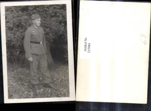 215984,WW2 Foto Wehrmacht Soldat Uniform