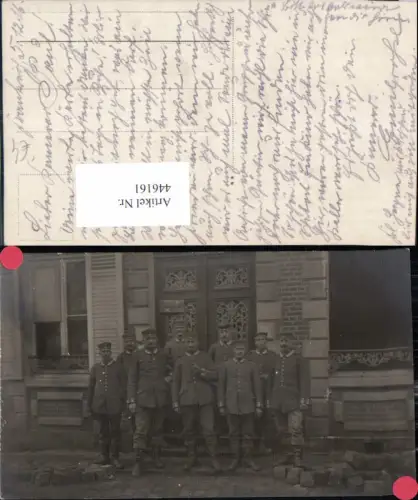 446161,Foto Ak WW1 Soldaten Uniform v. Gebäude
