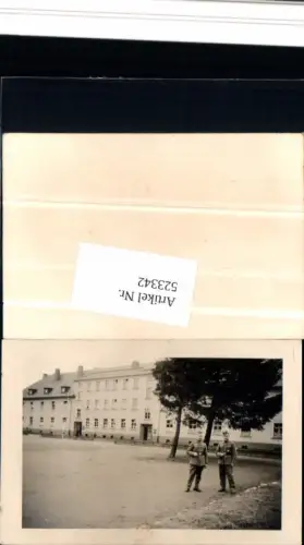 523342,Foto WW2 Wehrmacht Soldat Uniform kaserne