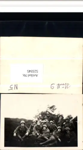 523345,Foto WW2 Wehrmacht Soldat Gefechtsmontur Stahlhelm Helm Offizier