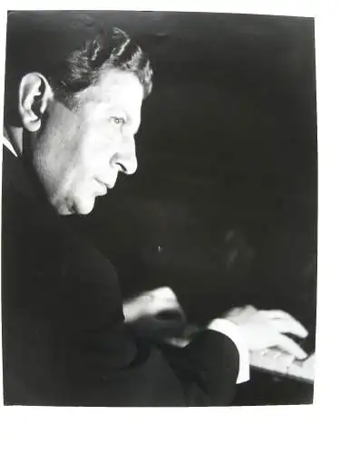 Portrait Fotografie Julian Karolyi Pianist 1970 Silbergelatine Stephan Otta