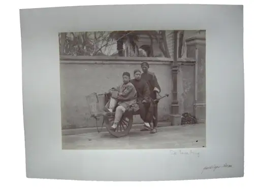 Nanking China 3 junge Chinesen  1890 Albumin Print Sze Yuen Ming Yao Hua Studio