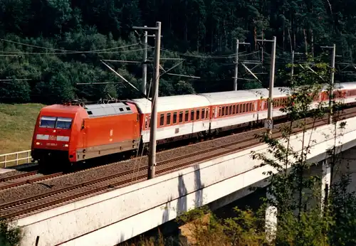 Foto im AK-Format, IC "Königsee" E-Lok 101 005-7 bei Kassel, 1997