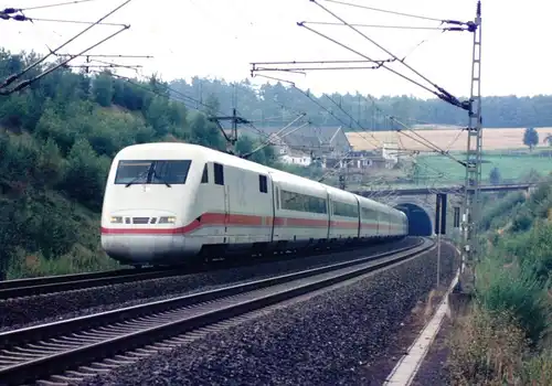 Foto im AK-Format, ICE auf der Neubaustrecke zwischen Würzburg und Fulda, 1996