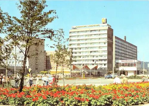 AK, Gera, Partie im Stadtzentrum, belebt, 1982