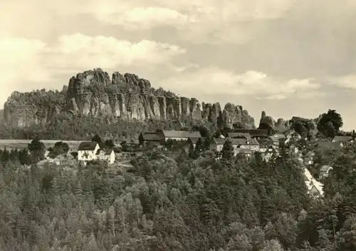 AK, Bad Schandau - Ostrau, Teilansicht mit Blick zum Schrammsteinmassiv, 1964