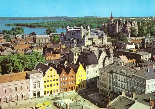 AK, Schwerin, Teilansicht mit Blick zum Schloß, 1981