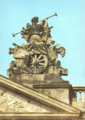 AK, Berlin Mitte, Figurengruppe auf dem Museum für Deutsche Geschichte, 1986