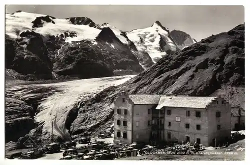 AK, Glocknerhaus mit Großglockner, Kärnten, belebt, 1941
