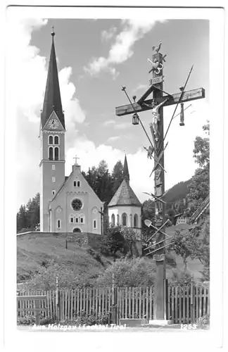AK, Holzgau im Lechtal, Tirol, Kirche und Kreuz, um 1958