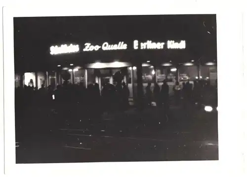 Echtfoto, Berlin Tiergarten, Gaststätte Zoo-Quelle, Nachtaufnahme, um 1951