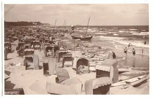Foto im AK-Format, Seebad Ahlbeck Usedom, Strandpartie belebt, um 1930