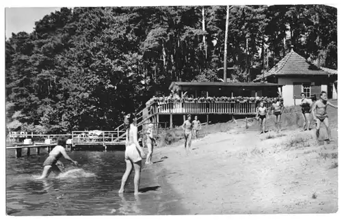 AK, Waldsieversdorf Märkische Schweiz, Volksbad, belebt, 1960