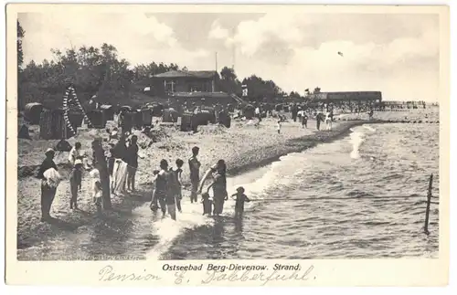 AK, Ostseebad Berg-Dievenow, Dziwnów, Strand belebt, 1933