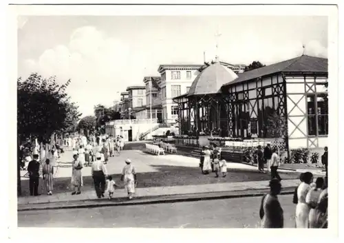 AK, Ostseebad Zinnowitz auf Usedom, Kurpromenade mit Lesehalle, 1951
