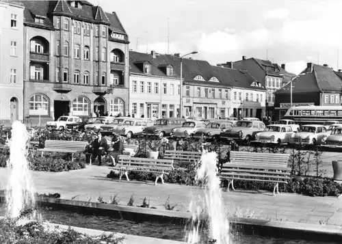 AK, Brandenburg Havel, Neustädter Markt, belebt, Pkw, 1975