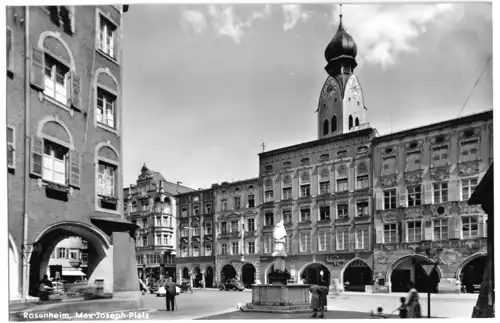 AK, Rosenheim, Max-Joseph-Platz, belebt, um 1961
