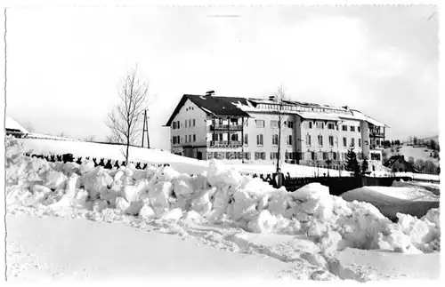 AK, Willingen Waldeck, AEG Ferienheim, Winteransicht, um 1966