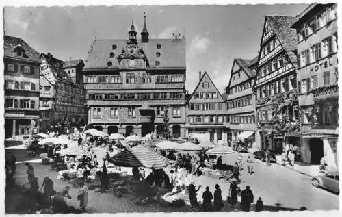 AK, Tübingen, Marktplatz mit Rathaus und Markttreiben, 1960