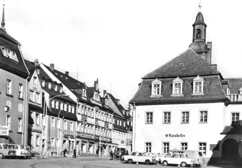 AK, Zschopau, Platz der Befreiung mit Rathaus, Ratskeller, 1983
