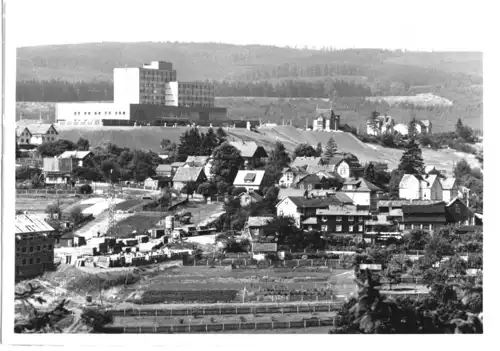 AK, Finsterbergen Thür. Wald, Teilansicht mit Ferienheim, 1977