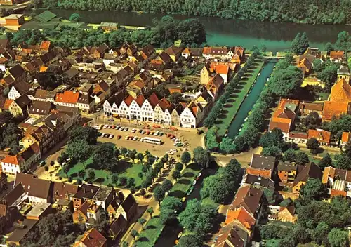 AK, Friedrichstadt, Blick auf Marktplatz und Mittelburggraben, Luftbild, 1991