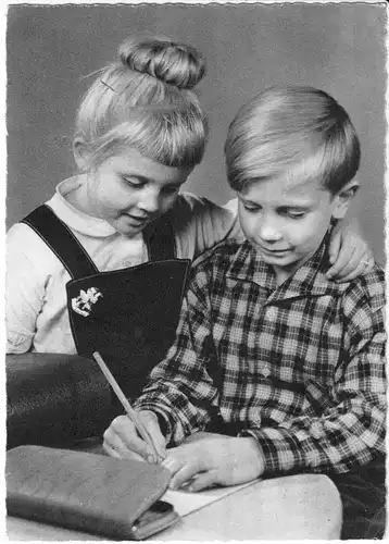 Ansichtskarte, Einschulung, Junge und Mädchen, Mappe, Federtasche, 1964
