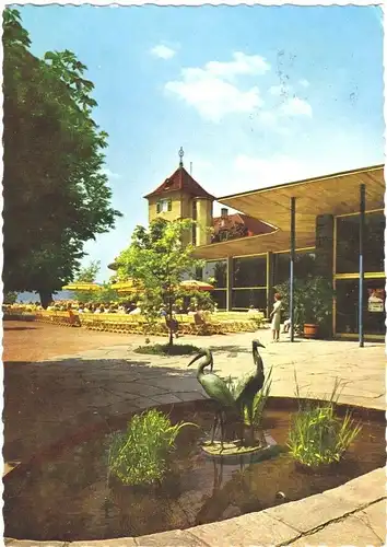 AK, Überlingen am Bodensee, Kranichbrunnen bei der Kurhalle, um 1964