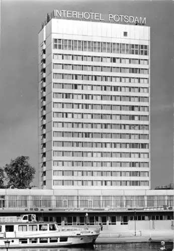 AK, Potsdam, Interhotel Potsdam, Hafenbecken mit MS Potsdam, 1973