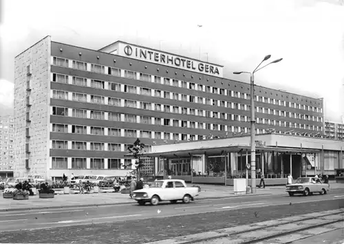 AK, Gera, Blick auf das Interhotel "Gera", zeitgen. Pkw., 1976