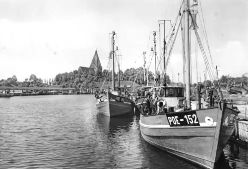 AK, Insel Poel, Kirchdorf, Hafen mit Fischereibooten, 1969