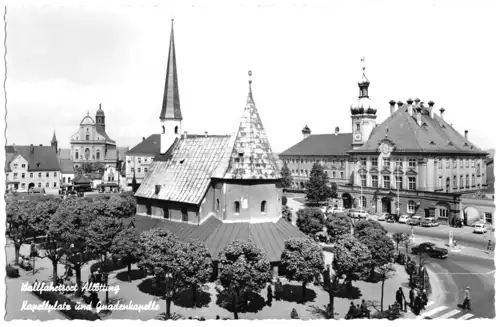 AK, Altötting, Kapellplatz und Gnadenkapelle, um 1962