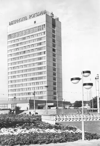 AK, Potsdam, Blick zum Interhotel Potsdam, 1982