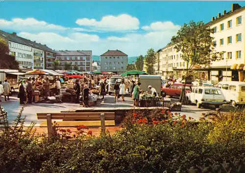 AK, Arnsberg Sauerland, Gutenbergplatz, Markttreiben, um 1973