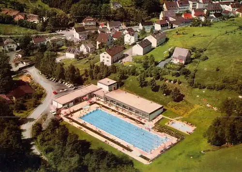 AK, Altena - Dahle Sauerland, Teilansicht mit Frei- und Hallenbad, 1970