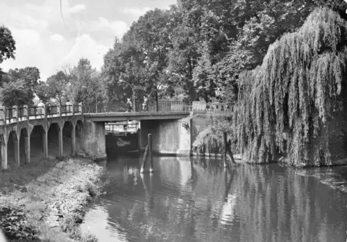 AK, Königs Wusterhausen, Schleusenbrücke, 1976