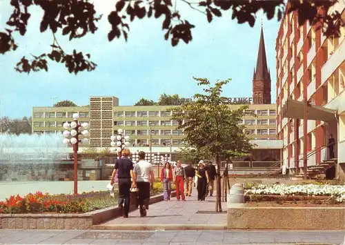 AK, Frankfurt Oder, Karl-Marx-Str. mit Hotel Stadt Frankfurt, belebt, 1981