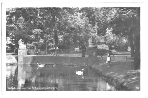 AK, Wilhelmshaven, Im Schwanenteich-Park, um 1947
