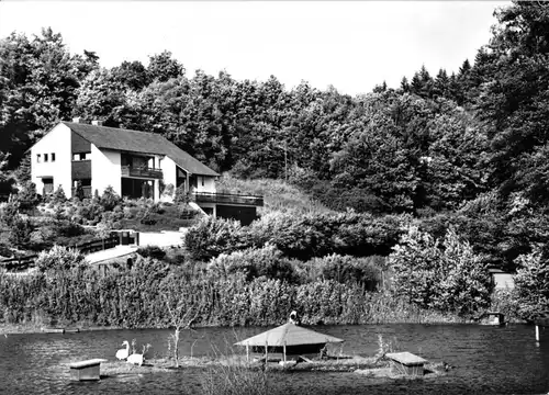 AK, Kirchheim Hessen, Teilansicht mit Teich, um 1975