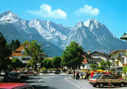 AK, Garmisch-Partenkirchen, Marienplatz gegen Wettersteingebirge, um 2000