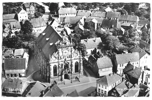 AK, Bückeburg, Luftbildansicht der Innenstadt, um 1958