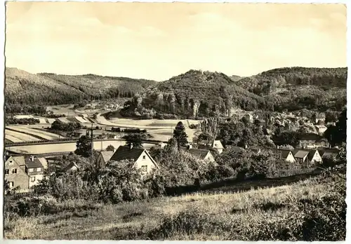AK, Bad Thal Thür. Wald, Teilansicht mit Blick zur Ruine Scharfenburg, 1961