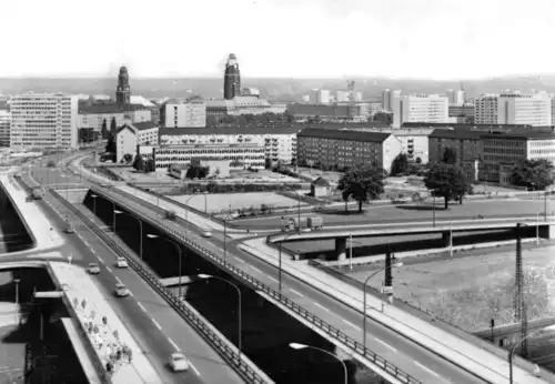 AK, Dresden, Bl. vom Studentenwohnheim z. Zentrum, 1970